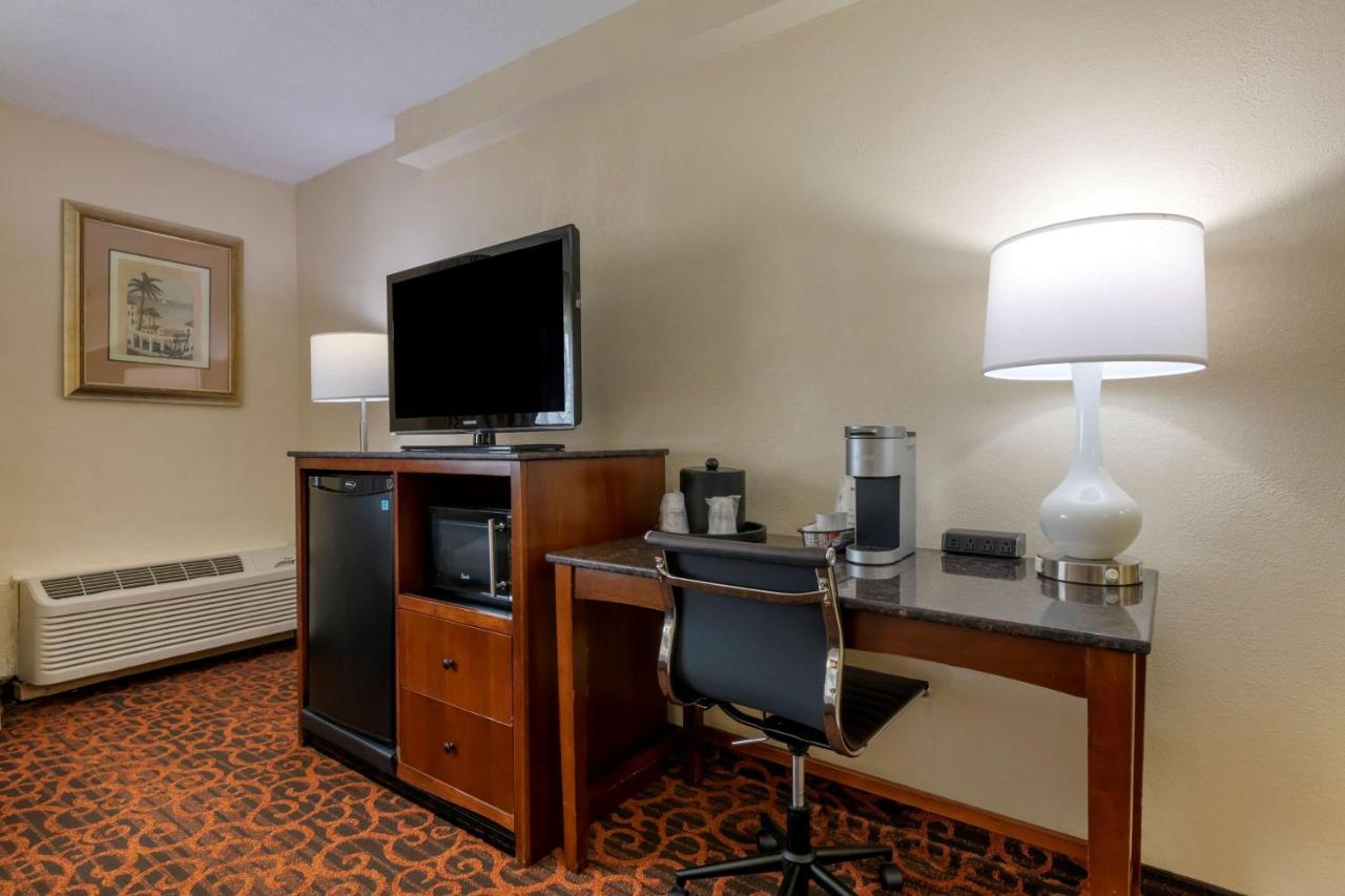 Best Western Plus North Miami-Bal Harbour Esterno foto