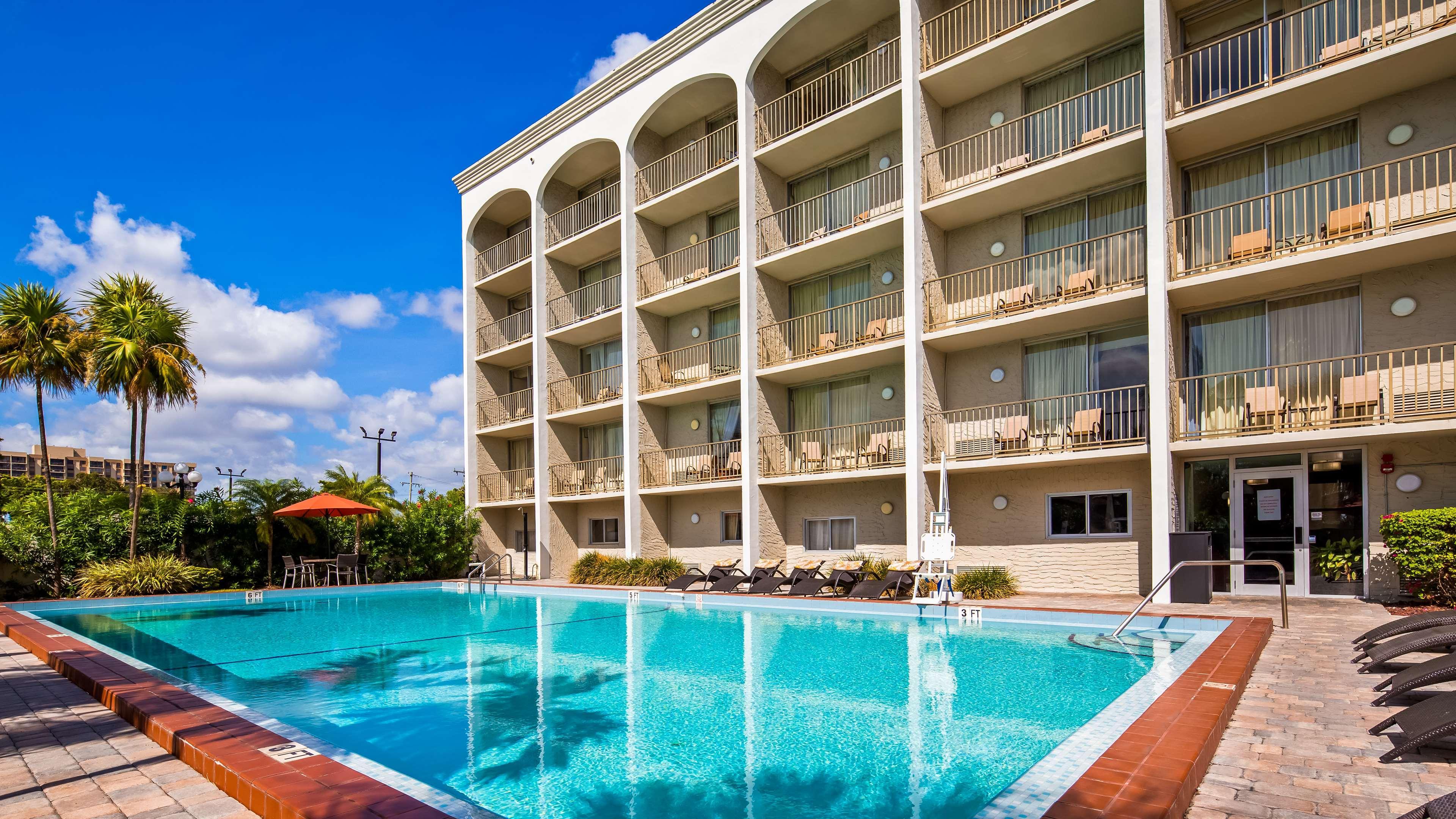 Best Western Plus North Miami-Bal Harbour Esterno foto