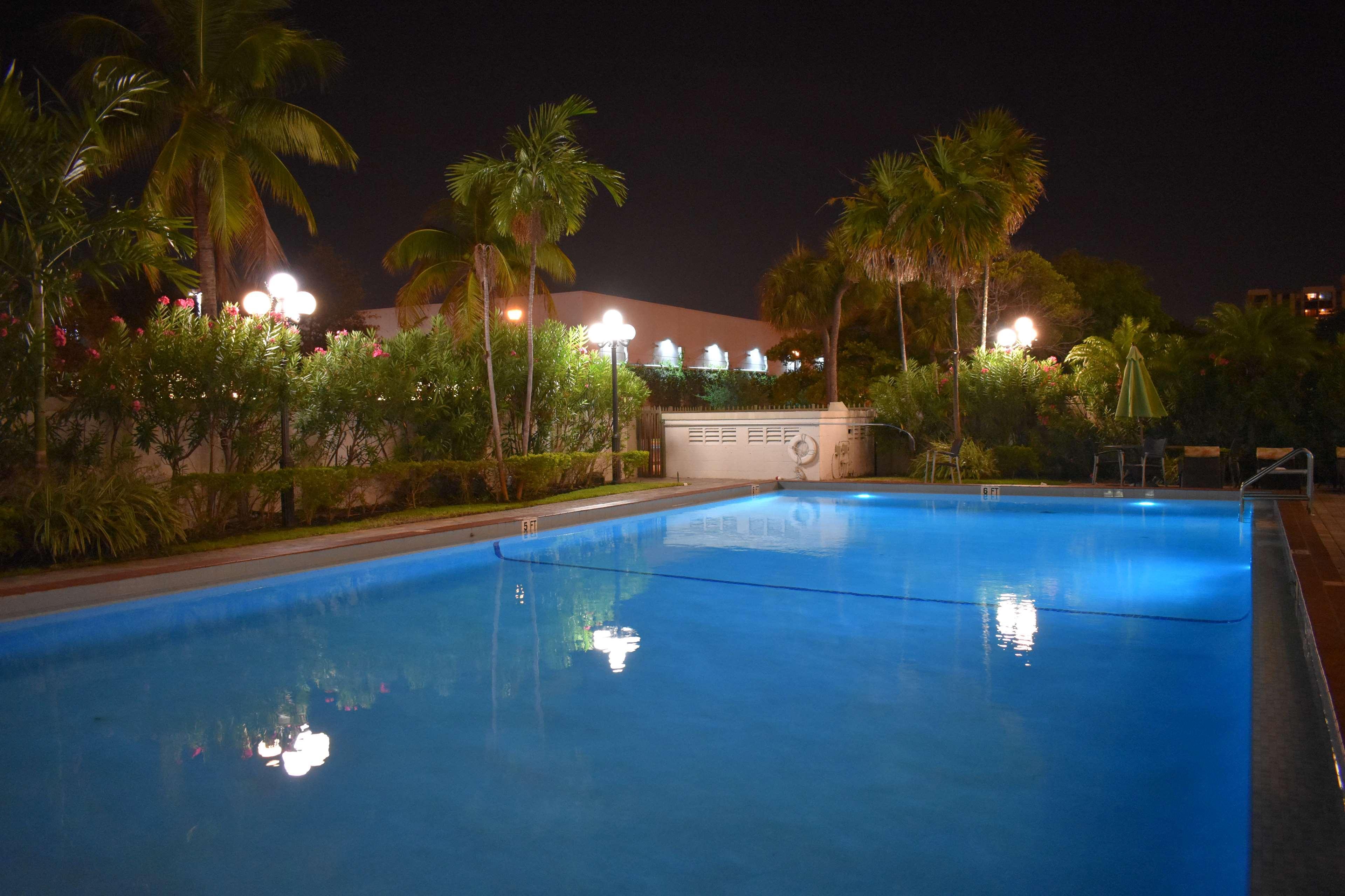 Best Western Plus North Miami-Bal Harbour Esterno foto